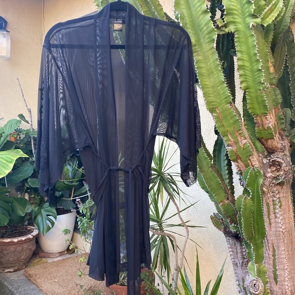 Natori sheer black robe - Picture 2 of 11